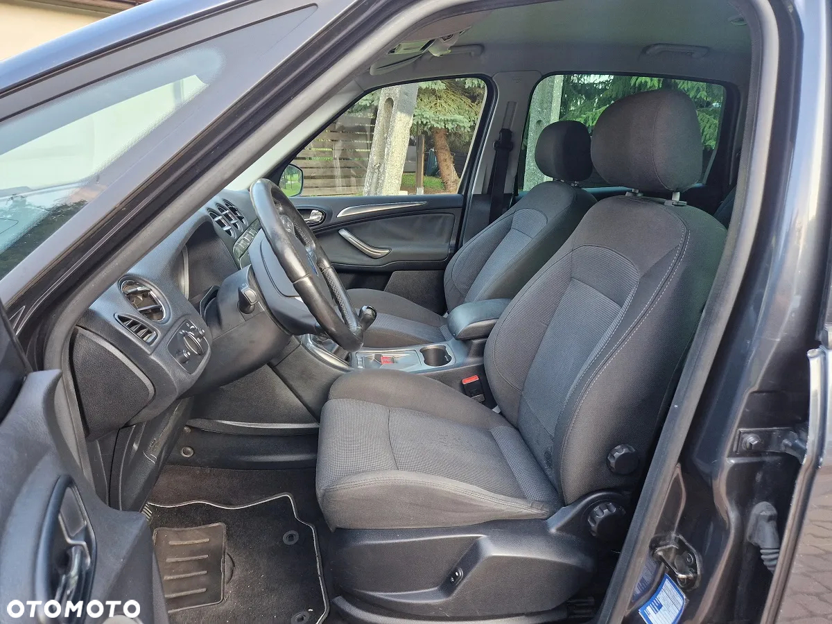 Ford S-Max - 12