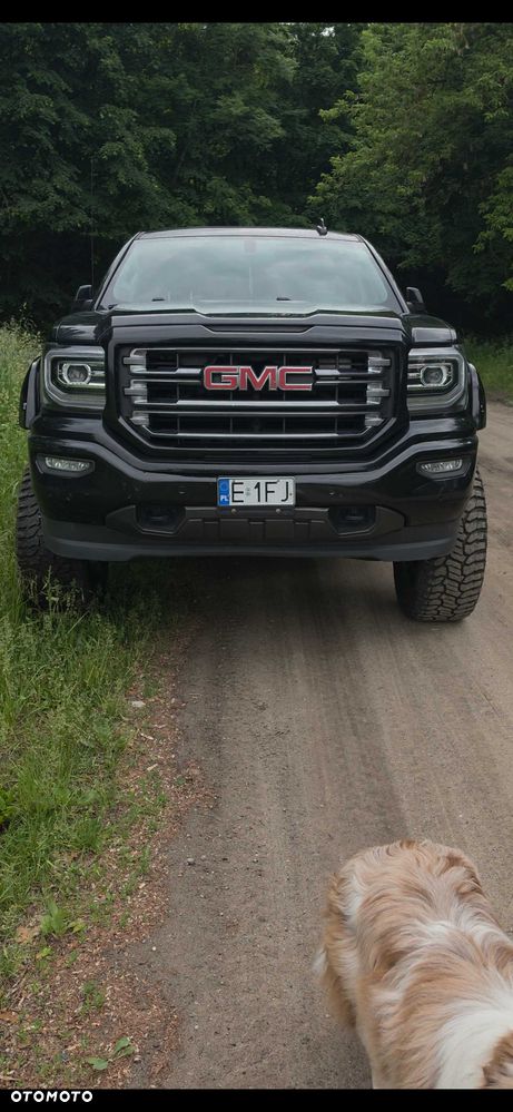 GMC Sierra - 2