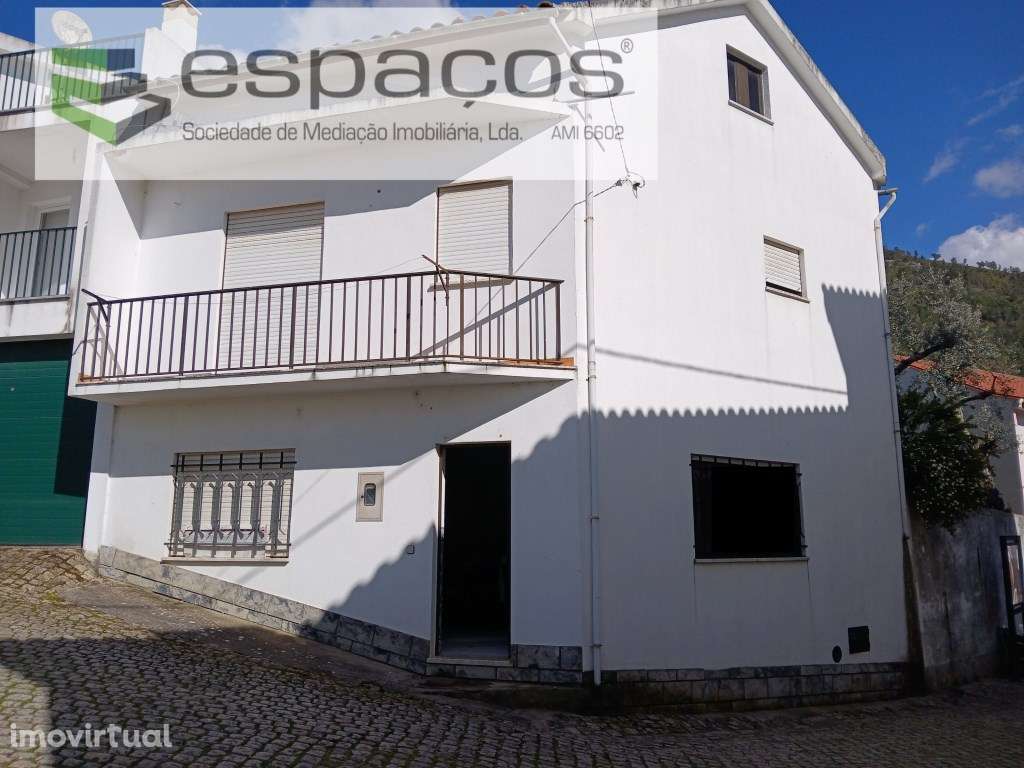 Moradia em aldeia na Serra do Moradal. - Grande imagem: 2/19