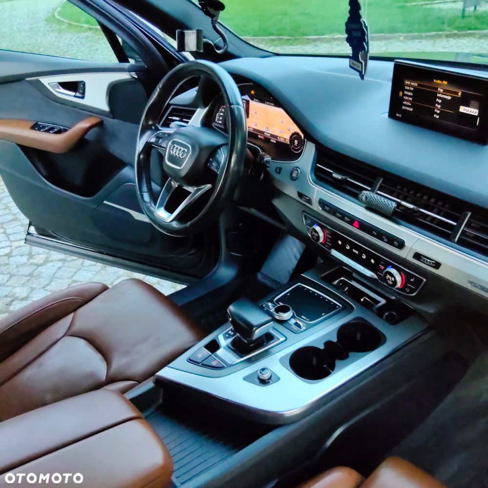 Audi Q7 2018 photo 2