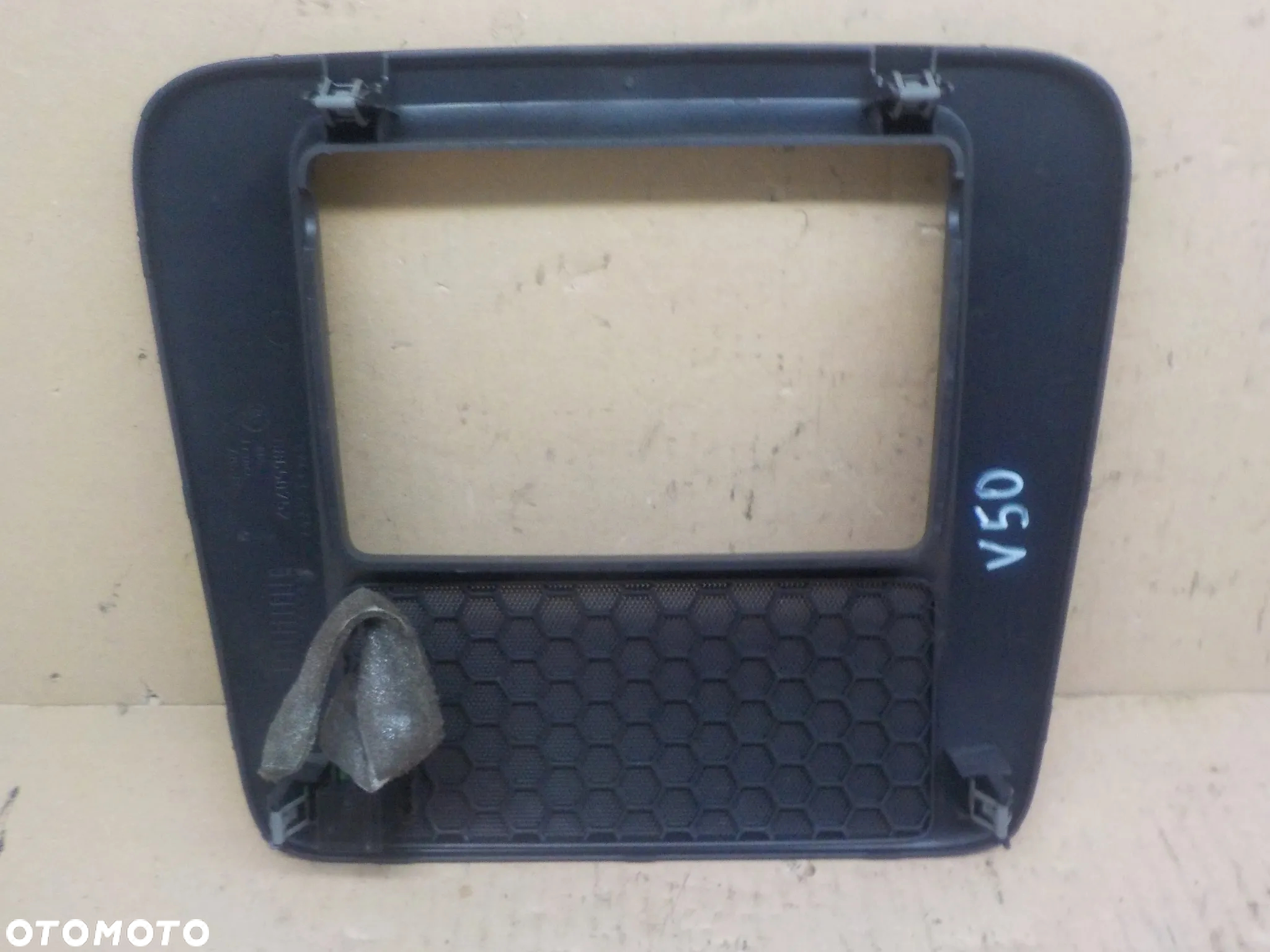 VOLVO V50 MASKOWNICA GŁOŚNIKA OSŁONA NAWIGACJI 08650752 - 2