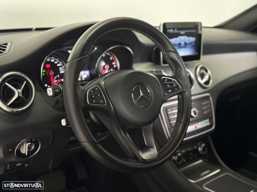 Mercedes-Benz CLA 180 d Urban Aut. - 27