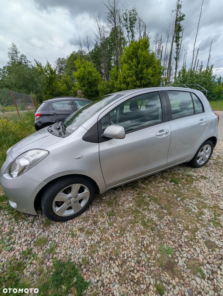 Toyota Yaris 1.3 Sol - 11