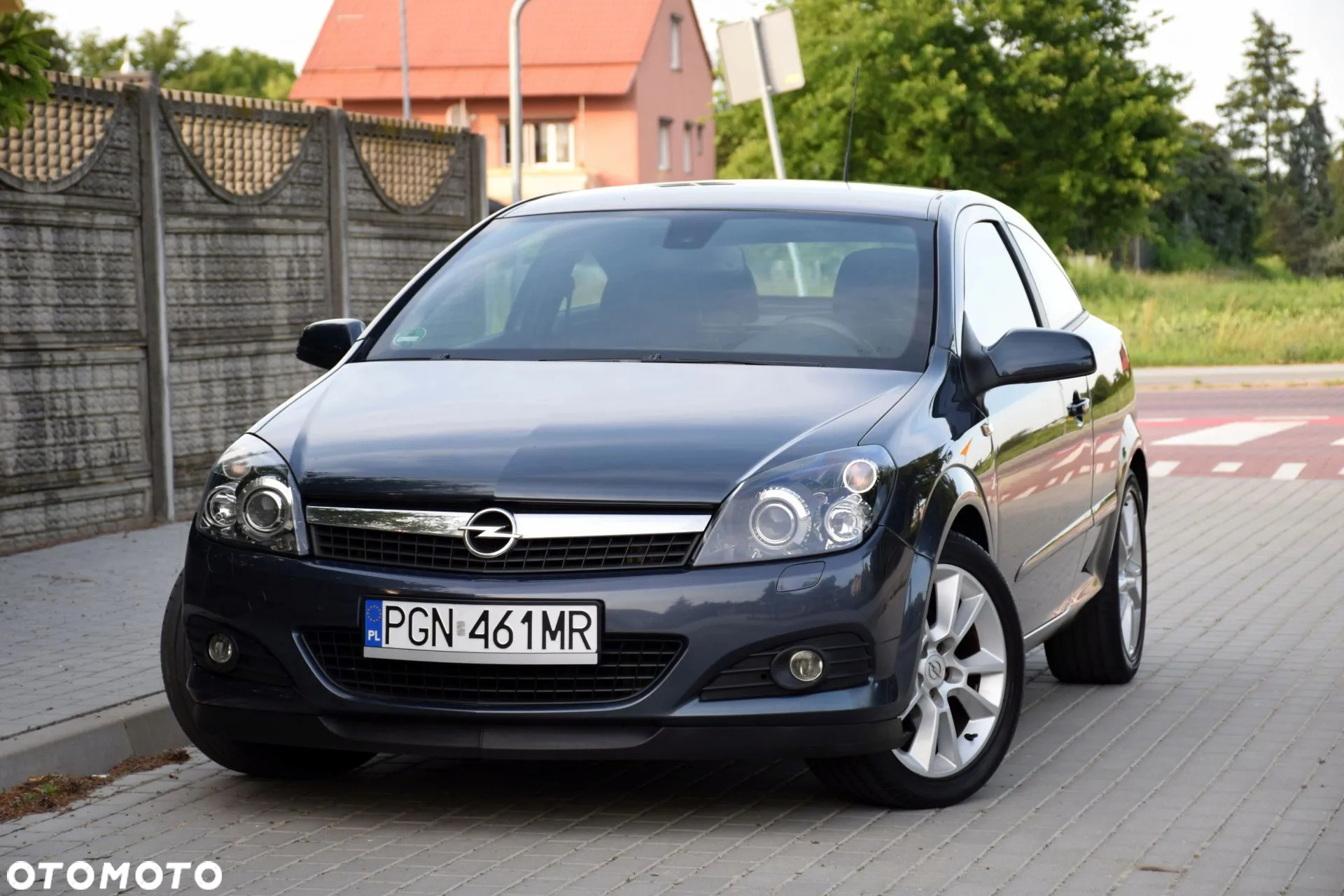 Opel Astra III GTC 1.6 Cosmo - 4