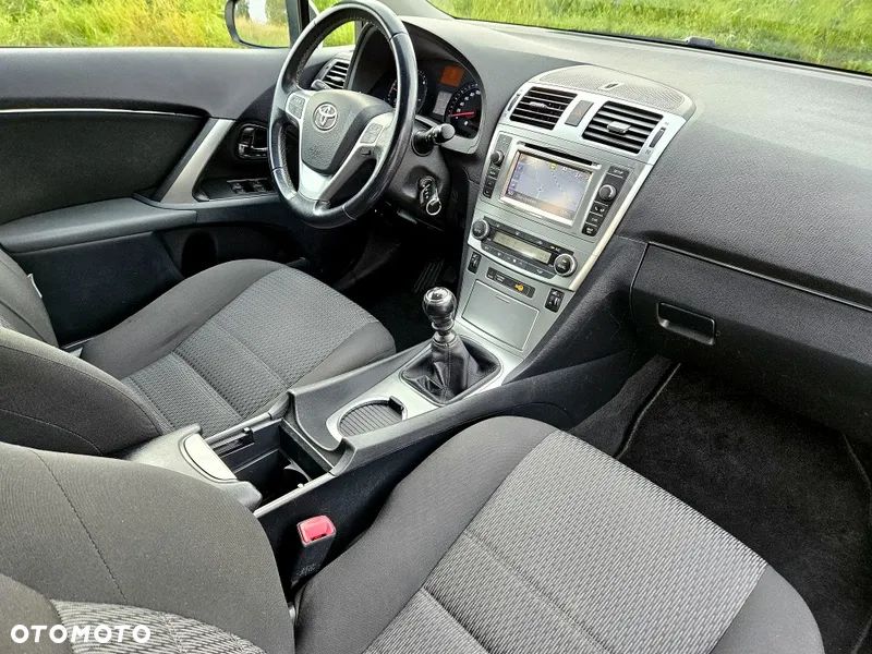 Toyota Avensis 2.0 D-4D Premium - 22