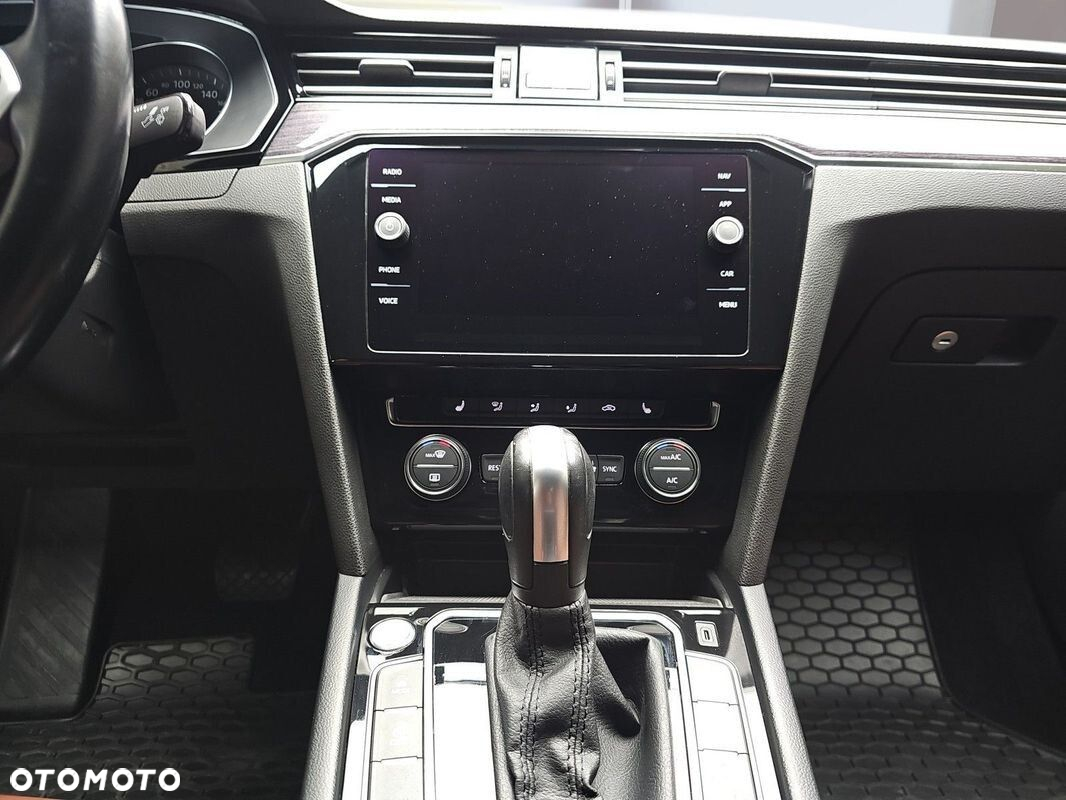 Volkswagen Passat 2.0 TDI 4Mot Elegance DSG - 13