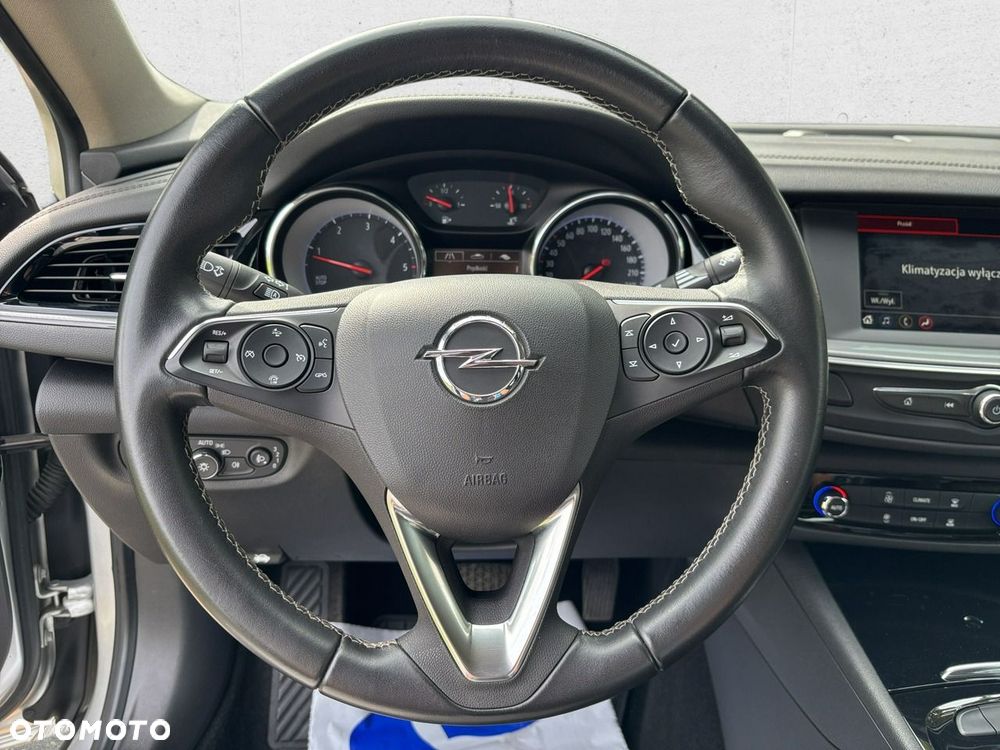 Opel Insignia - 16