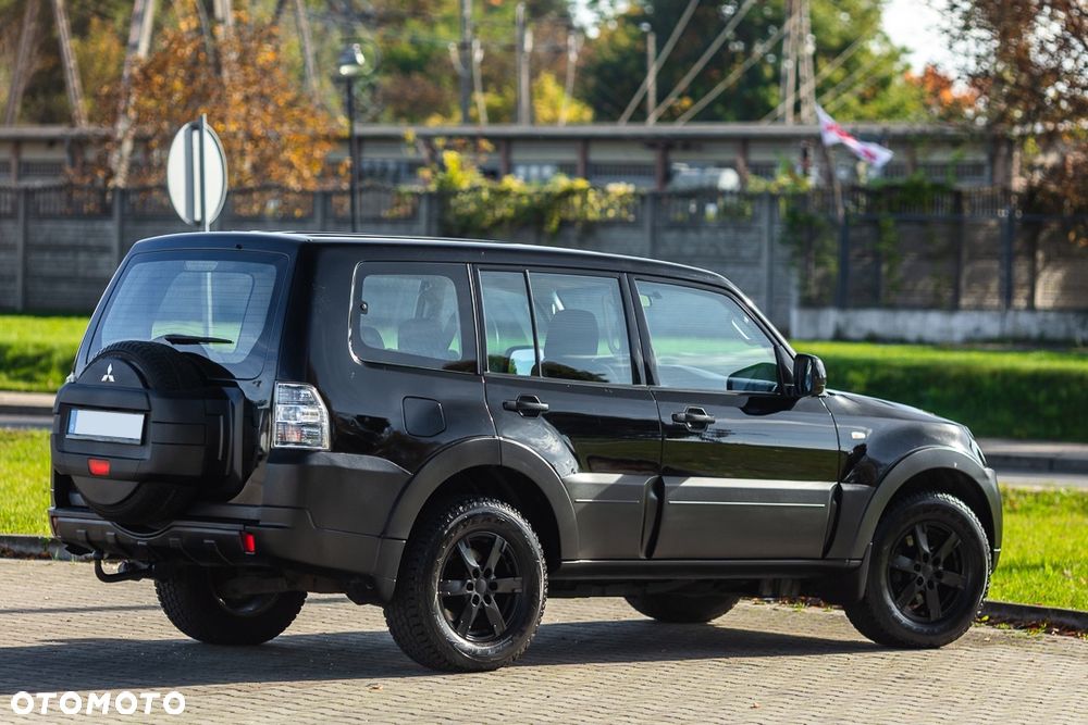 Mitsubishi Pajero 3.2 DI-D Invite - 16