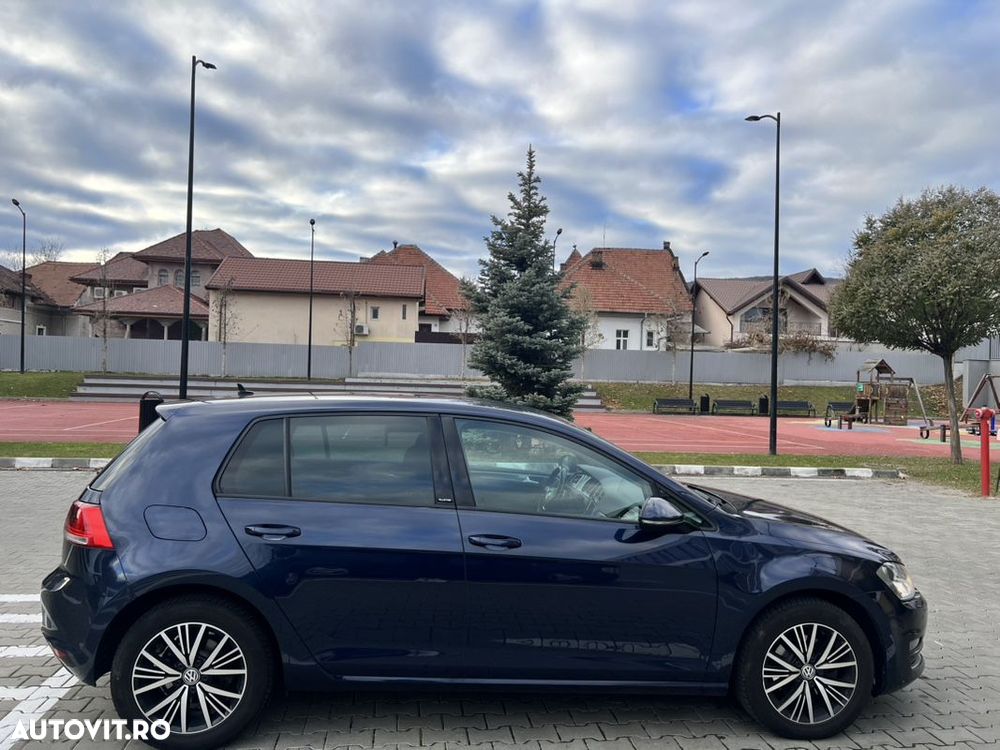 Volkswagen Golf 2.0 TDI BlueMotion Technology DSG Allstar - 8