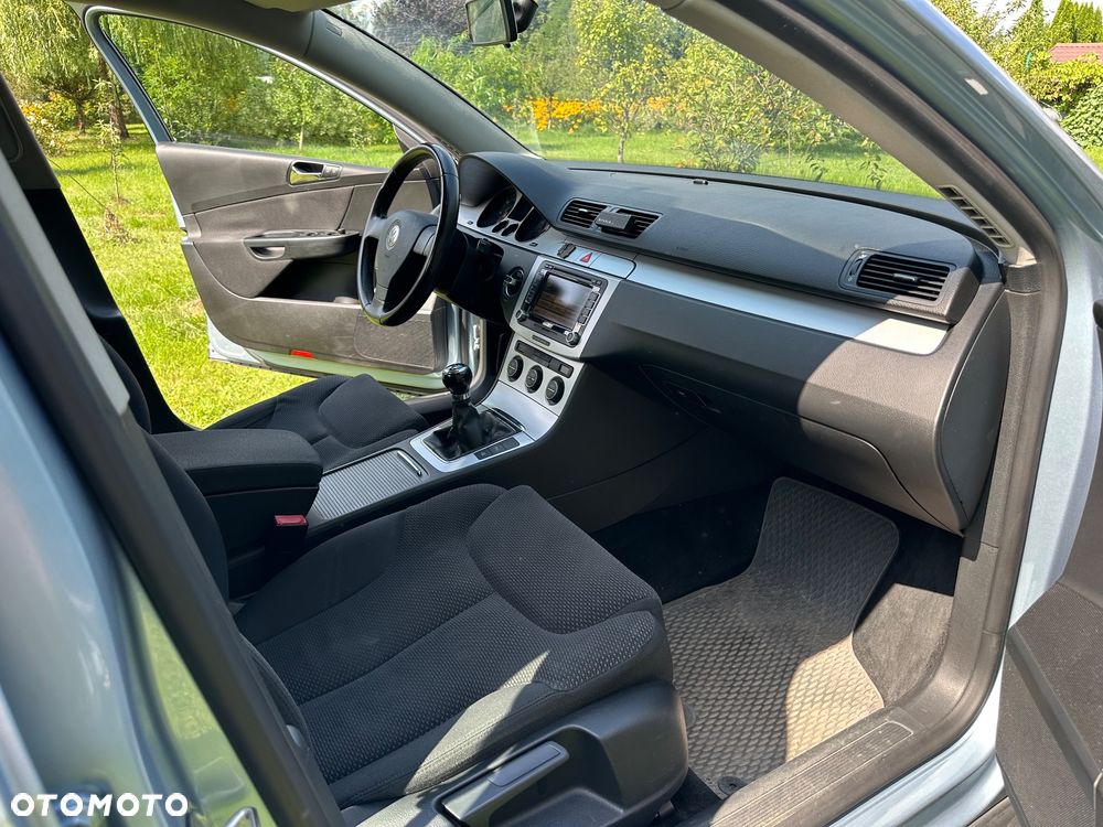 Volkswagen Passat 2.0 TDI DPF Comfortline - 13