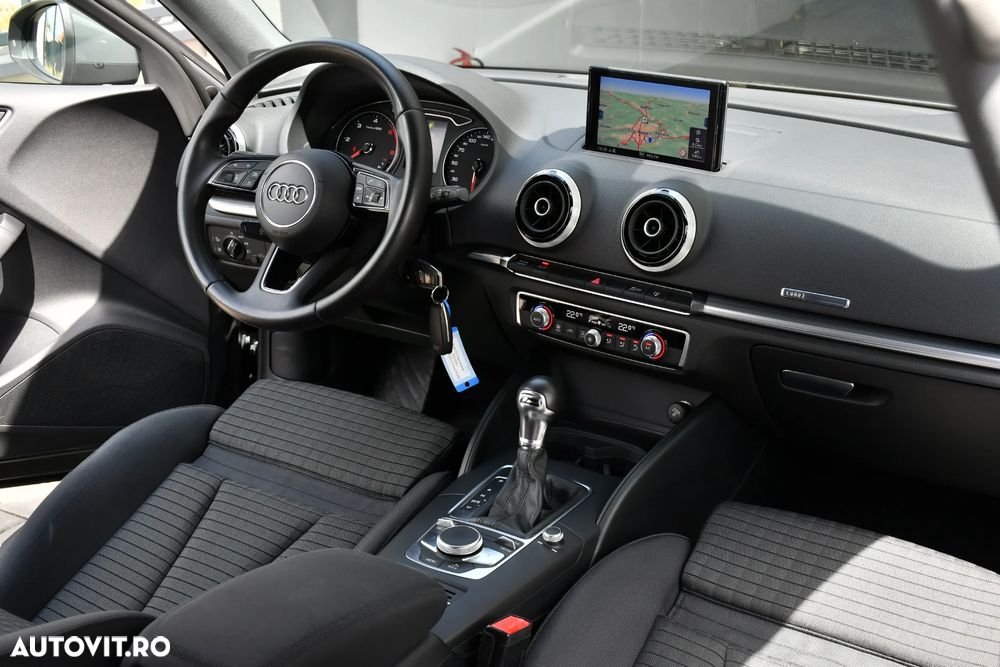 Audi A3 1.6 TDI S tronic Sport - 25