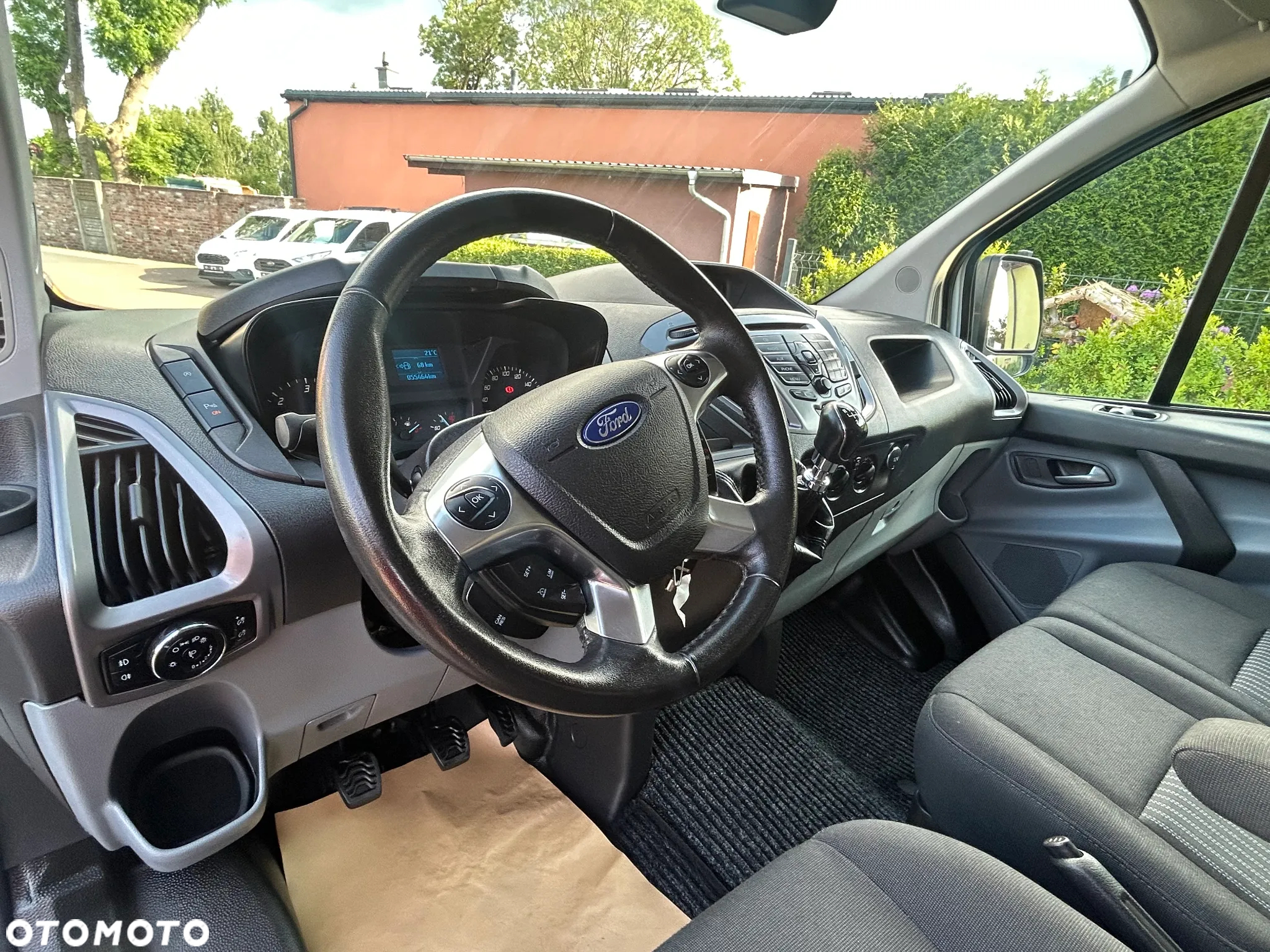 Ford Custom - 22