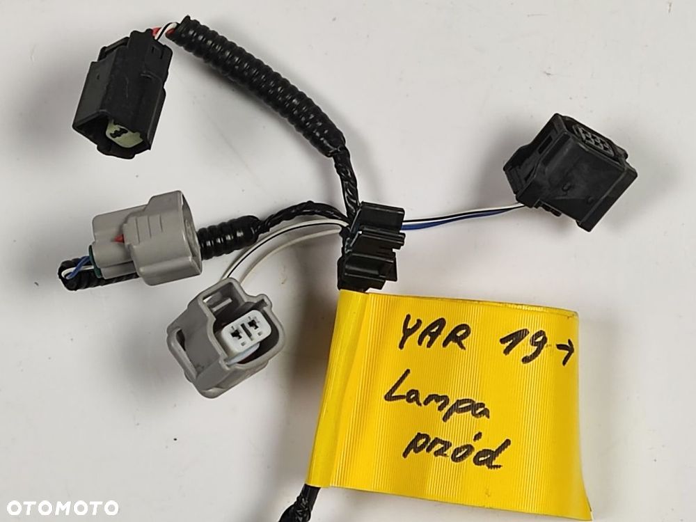TOYOTA YARIS 1.5i od 2019r Kostka Kostki Lampy Przedniej - 1