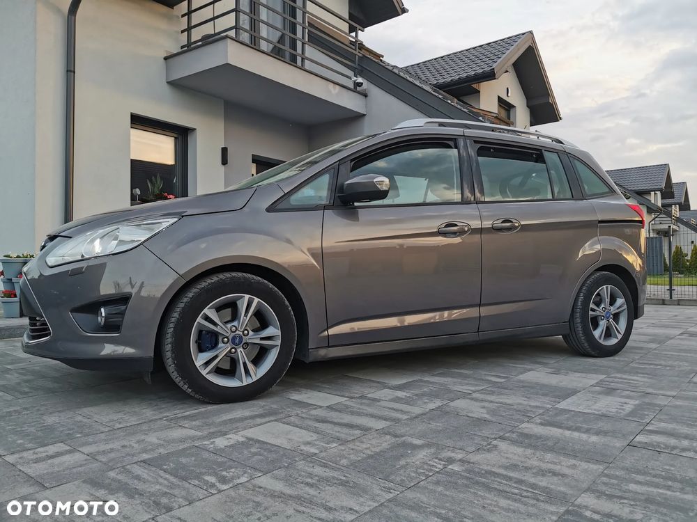 Ford Grand C-MAX - 33