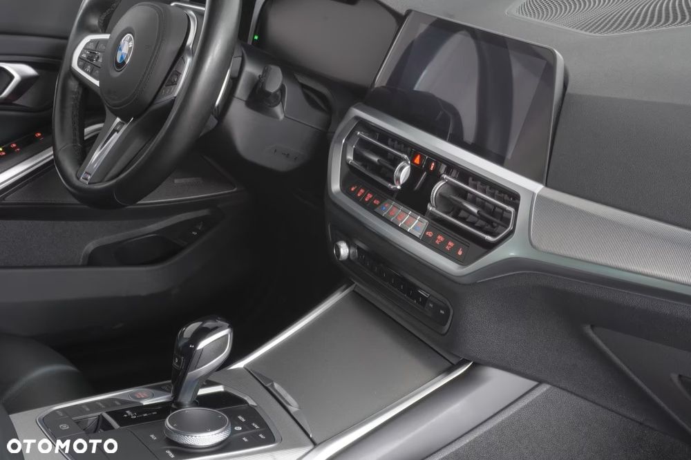 BMW Seria 3 330i xDrive M Sport sport - 8