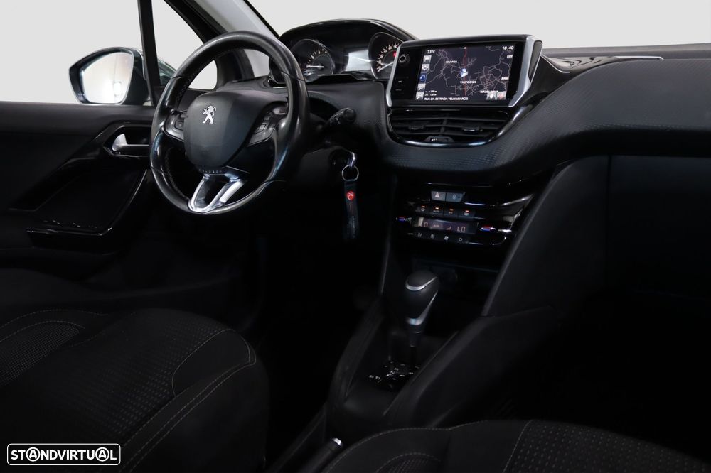 Peugeot 208 1.2 PureTech GT Line EAT6 - 7