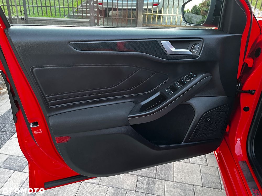 Ford Focus 2.0 TDCi ST-Line Red ASS - 17