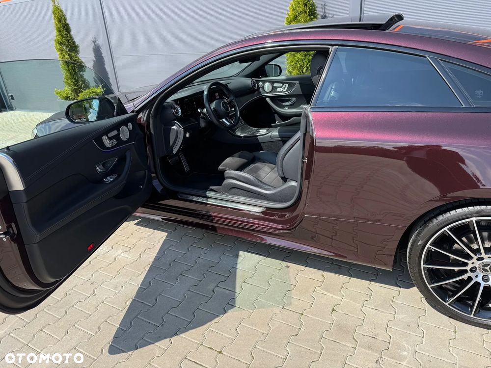 Mercedes-Benz Klasa E 300 d 4Matic 9G-TRONIC AMG Line - 27