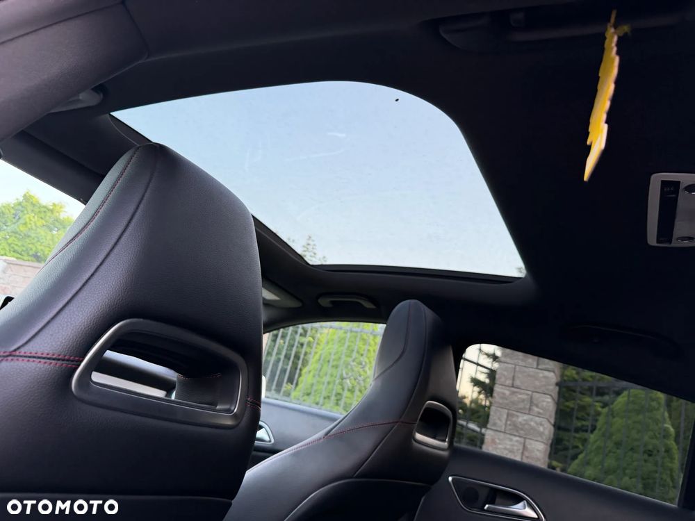 Mercedes-Benz CLA 200 d 4Matic 7G-DCT AMG Line - 24