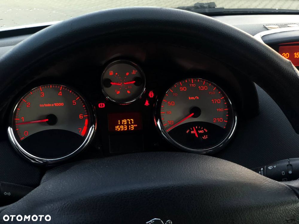 Peugeot 207 - 1