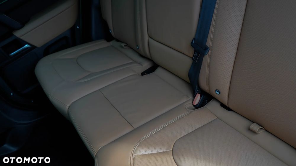 Land Rover Defender 3.0 D350 mHEV X-Dynamic SE - 26