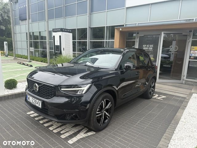 Volvo XC 40 B3 Plus Dark - 4