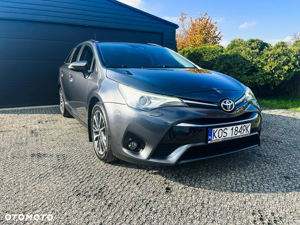 Toyota Avensis 1.6 D-4D Prestige