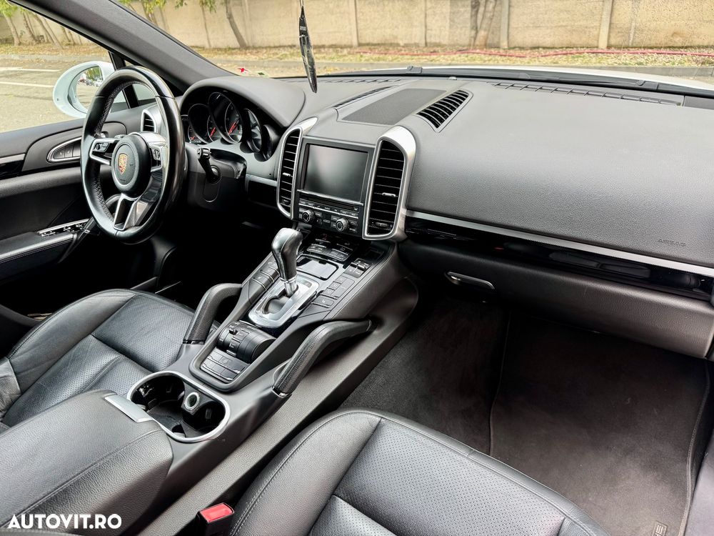 Porsche Cayenne Diesel Platinum Edition - 26