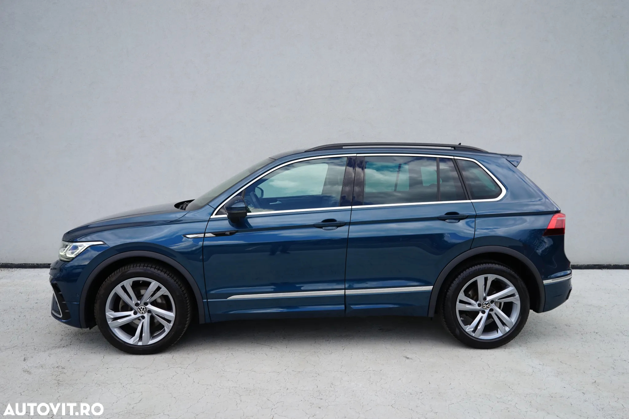 Volkswagen Tiguan 2.0 TDI SCR 4MOTION DSG R-Line - 3