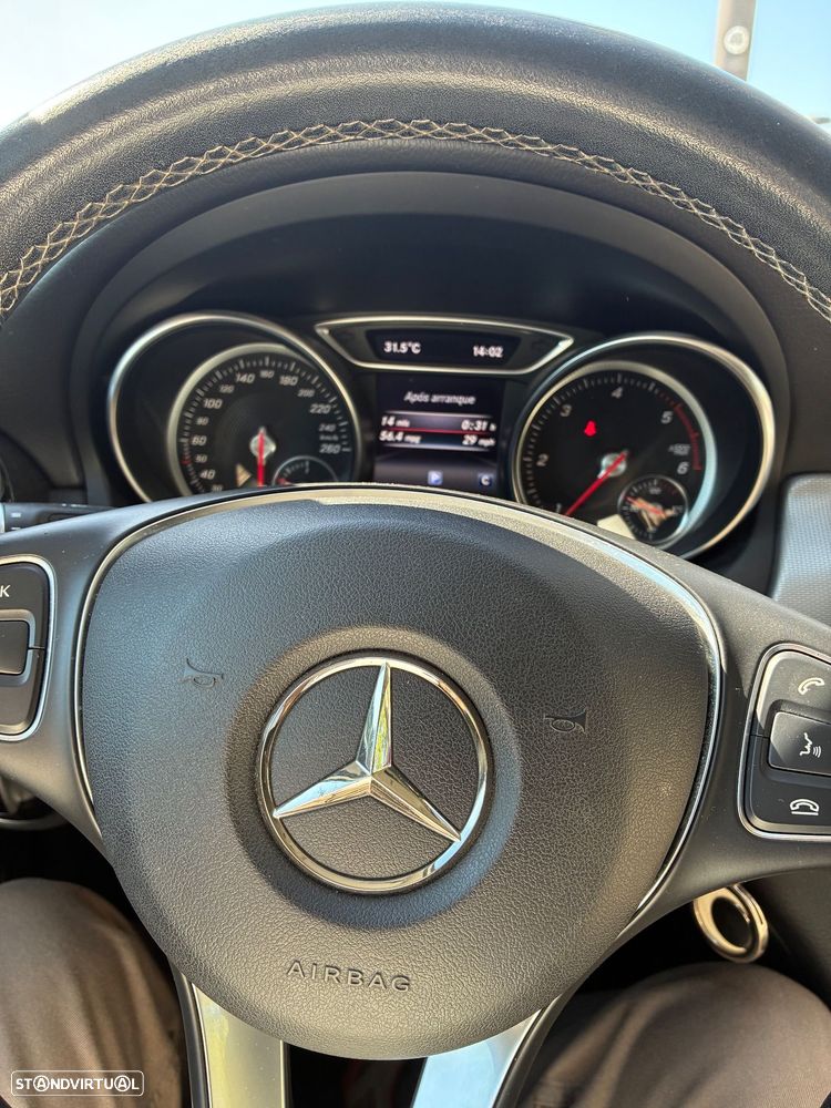 Mercedes-Benz GLA 180 d Urban - 2