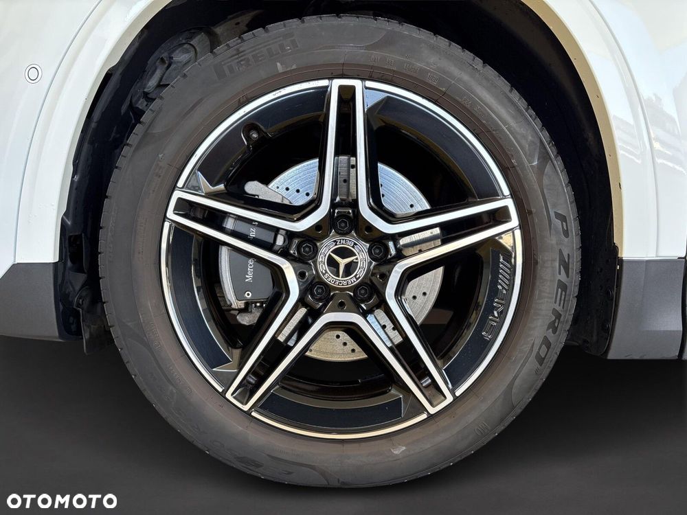 Mercedes-Benz GLA - 10