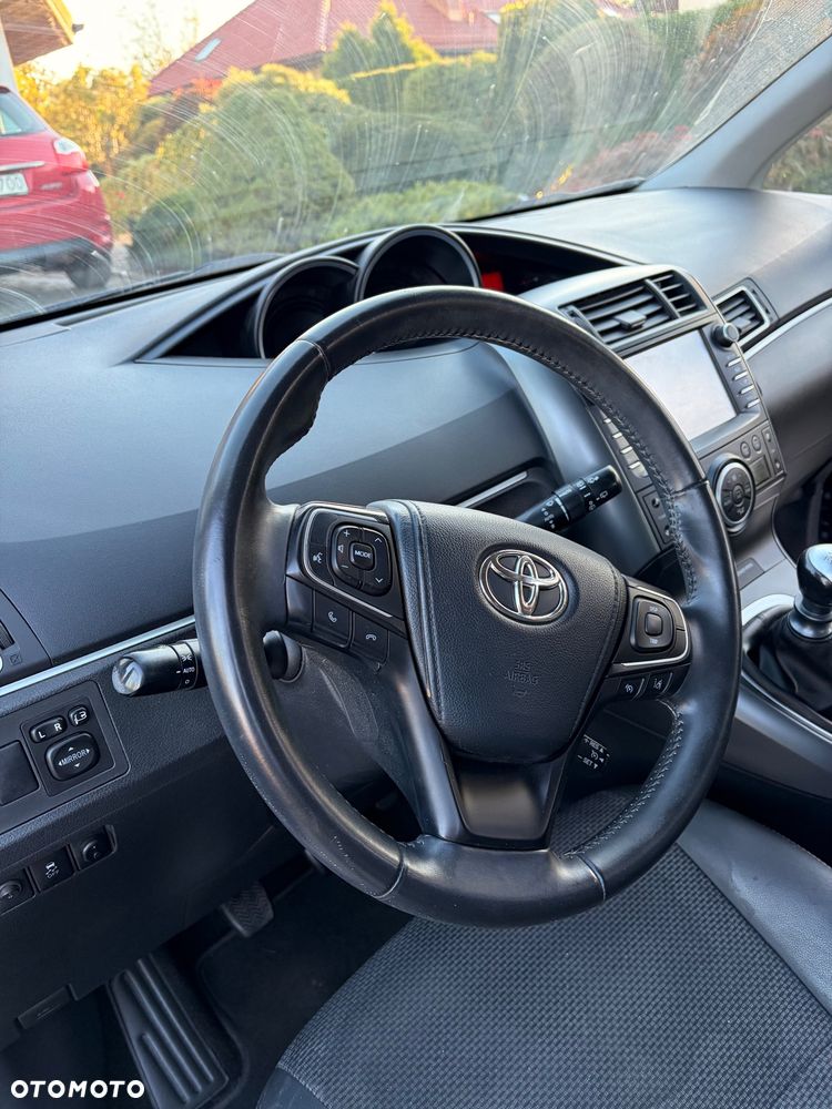 Toyota Verso 1.8 Premium 7os - 8