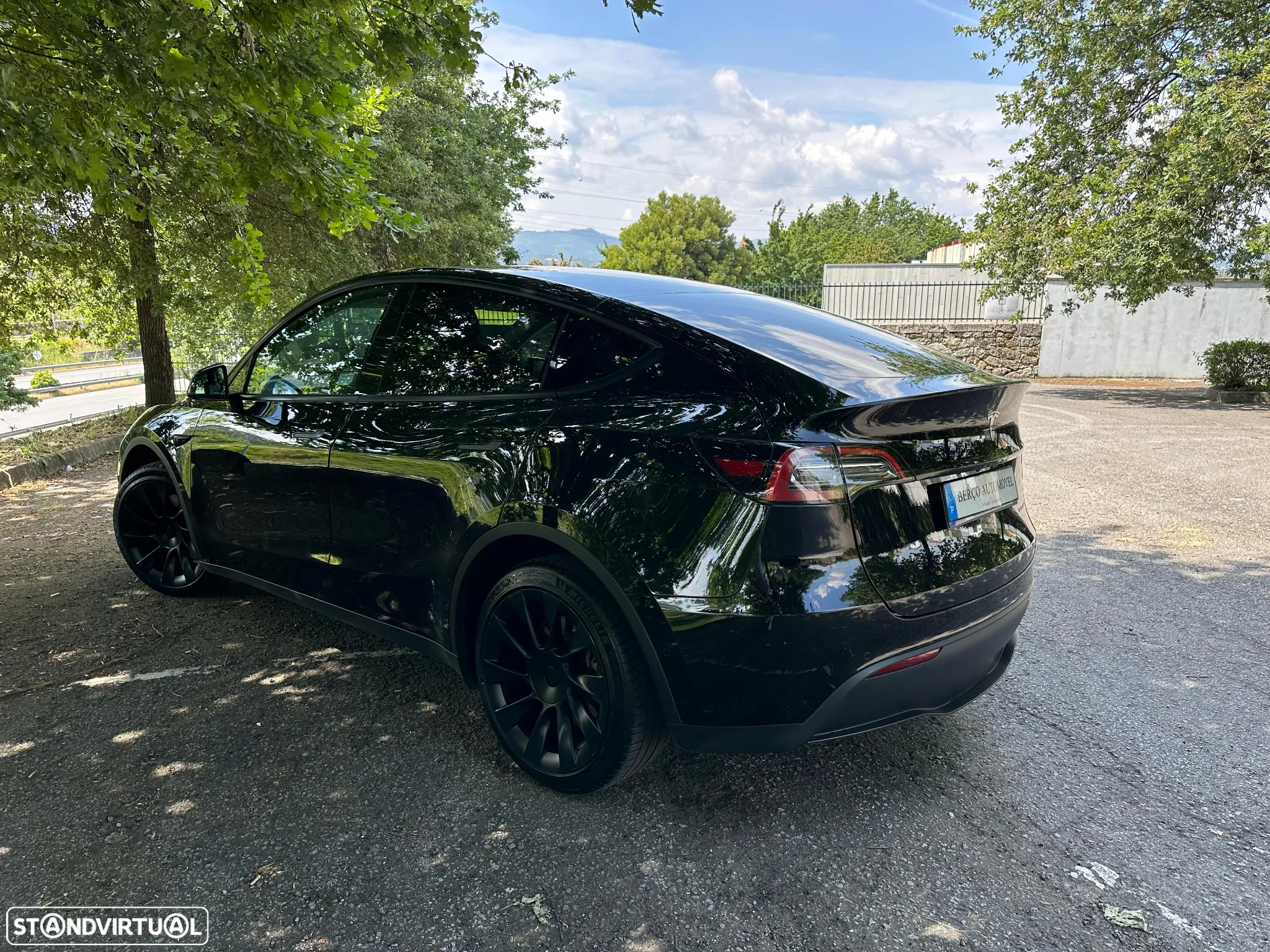 Tesla Model Y Long Range Dual Motor AWD - 5