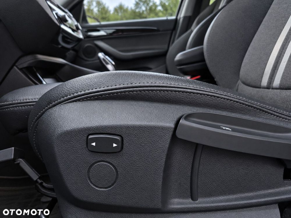 BMW X1 sDrive18i Sport Line - 11