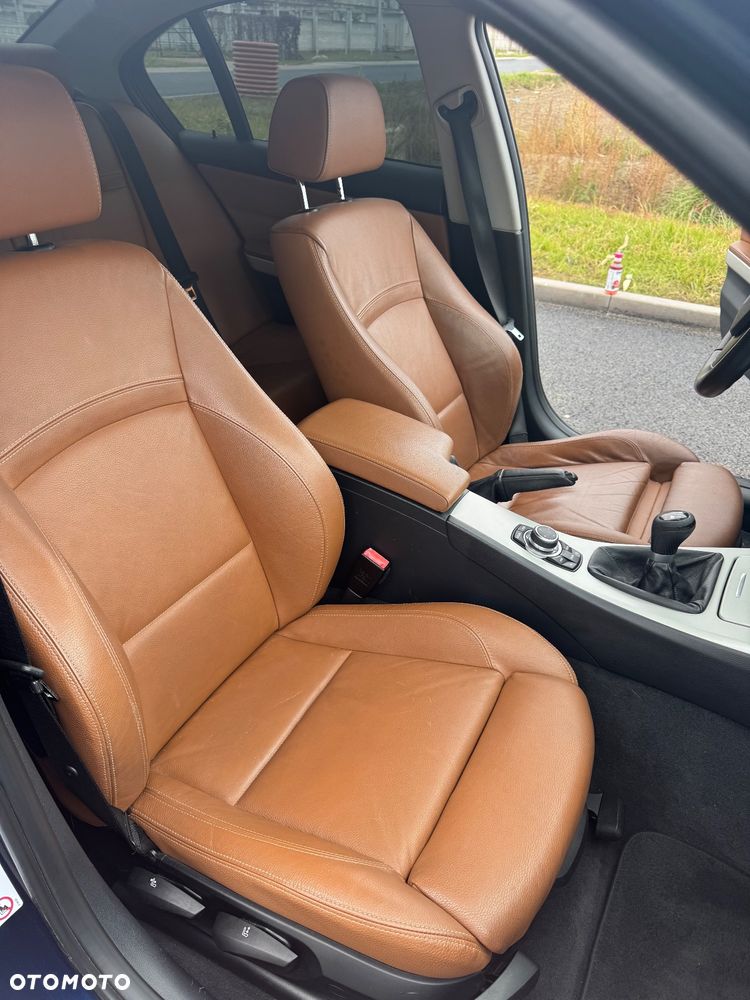 BMW Seria 3 320d Efficient Dynamics - 25