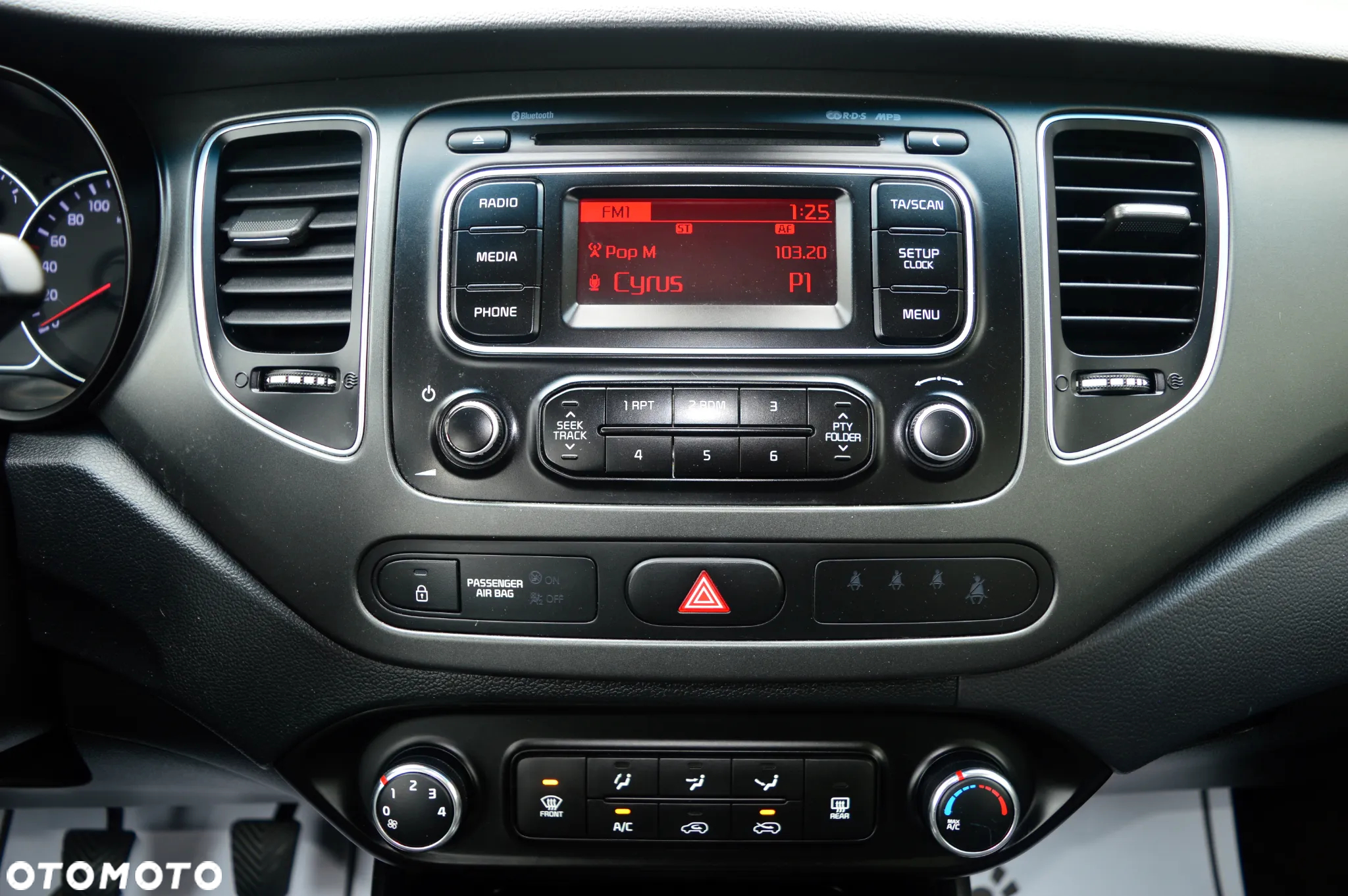 Kia Carens - 20