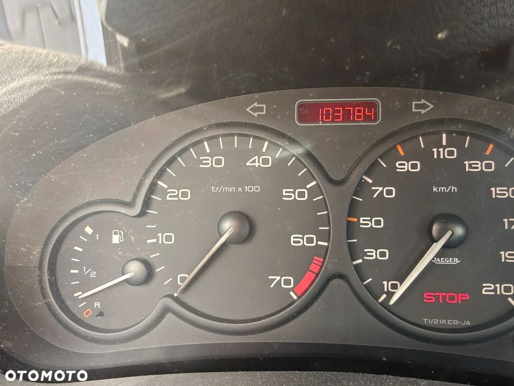 Peugeot 206 1.1 XR - 6
