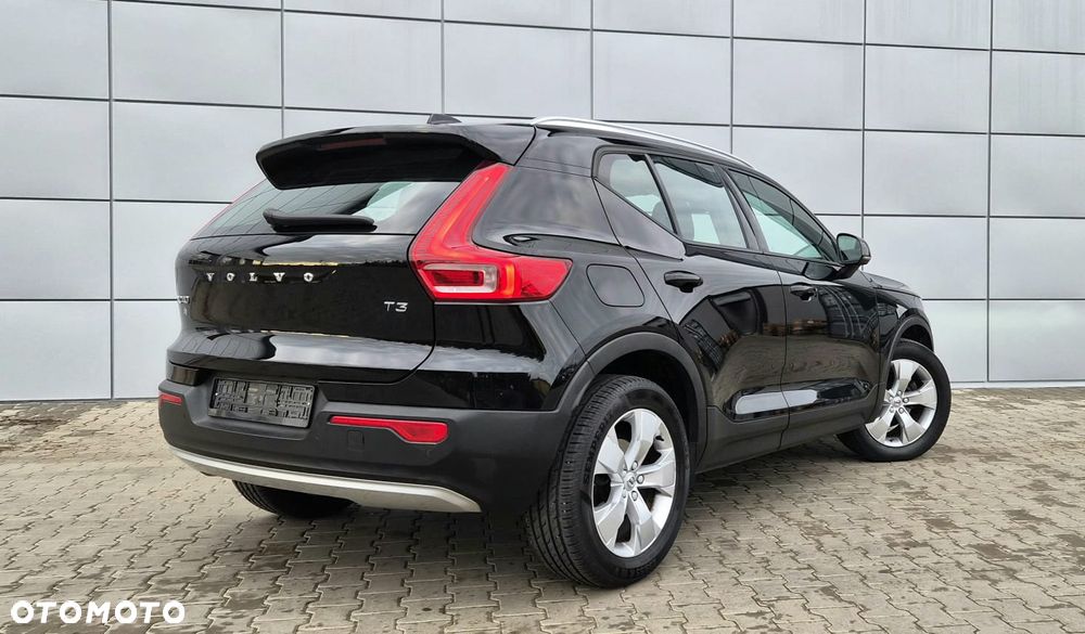 Volvo XC 40 T3 Geartronic Momentum Pro - 21