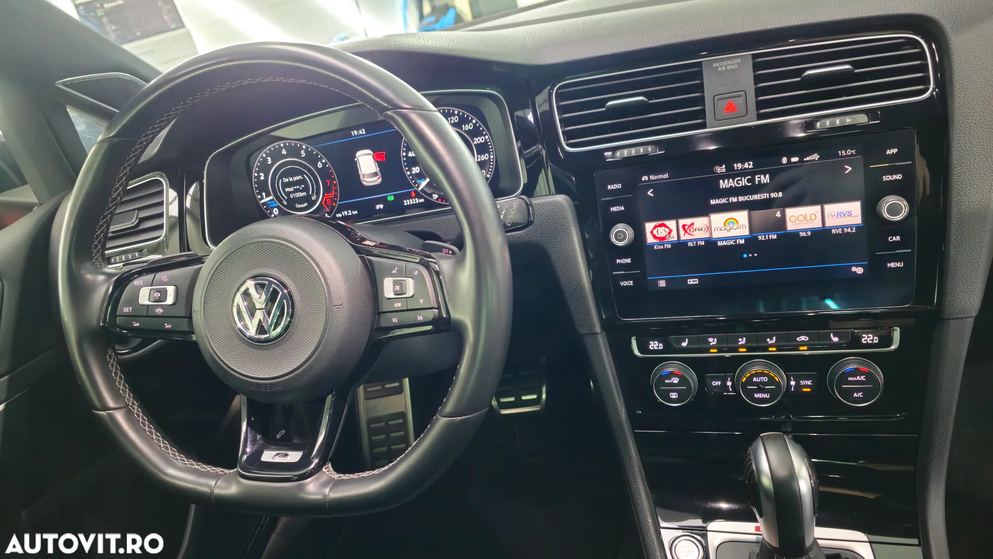 Volkswagen Golf 2.0 TSI DSG R - 15
