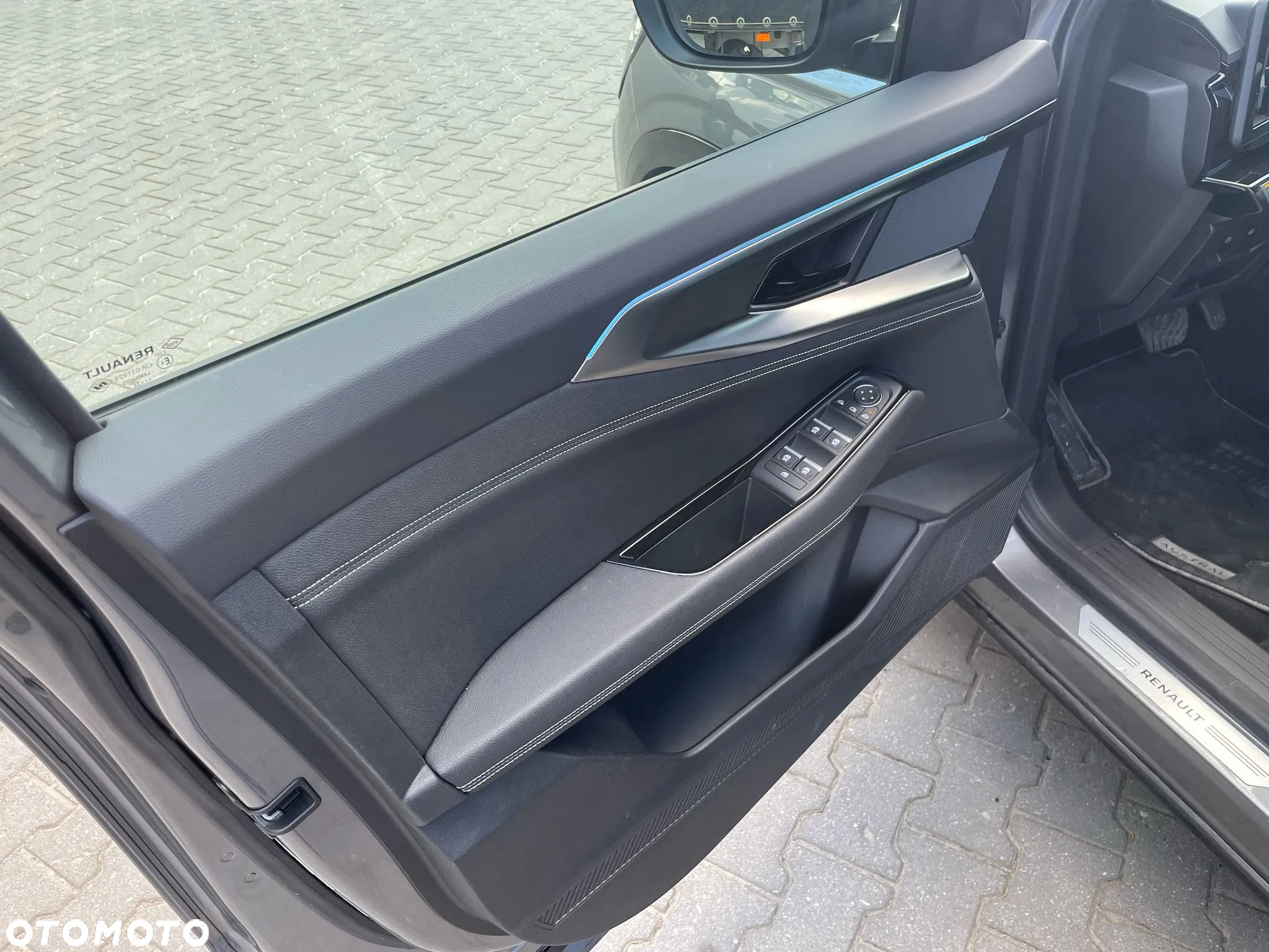 Renault Austral 1.2 E-Tech Full Hybrid 200 Iconic MMT - 4