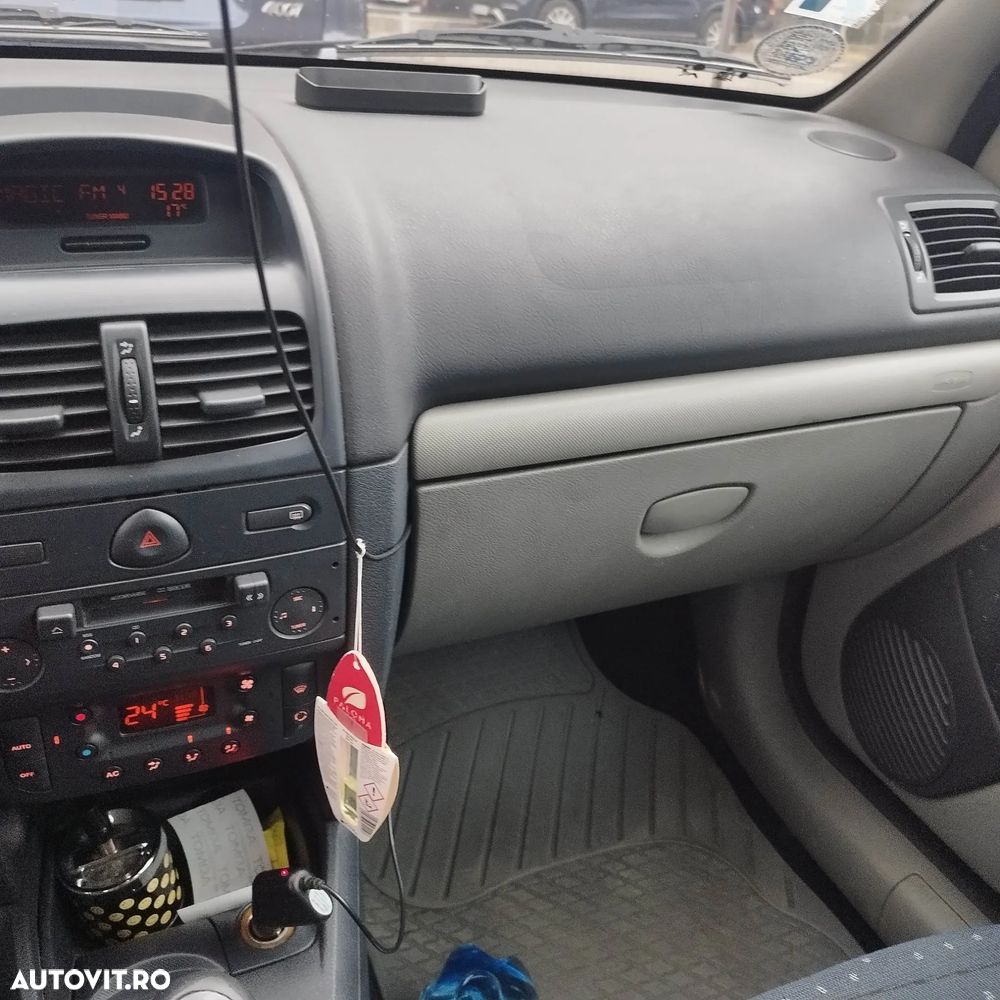 Renault Clio Bicorp 1.5 dCi Expression - 11