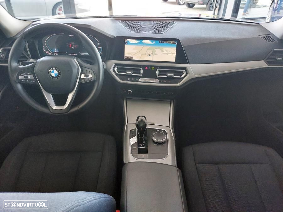 BMW 330 e Auto - 11