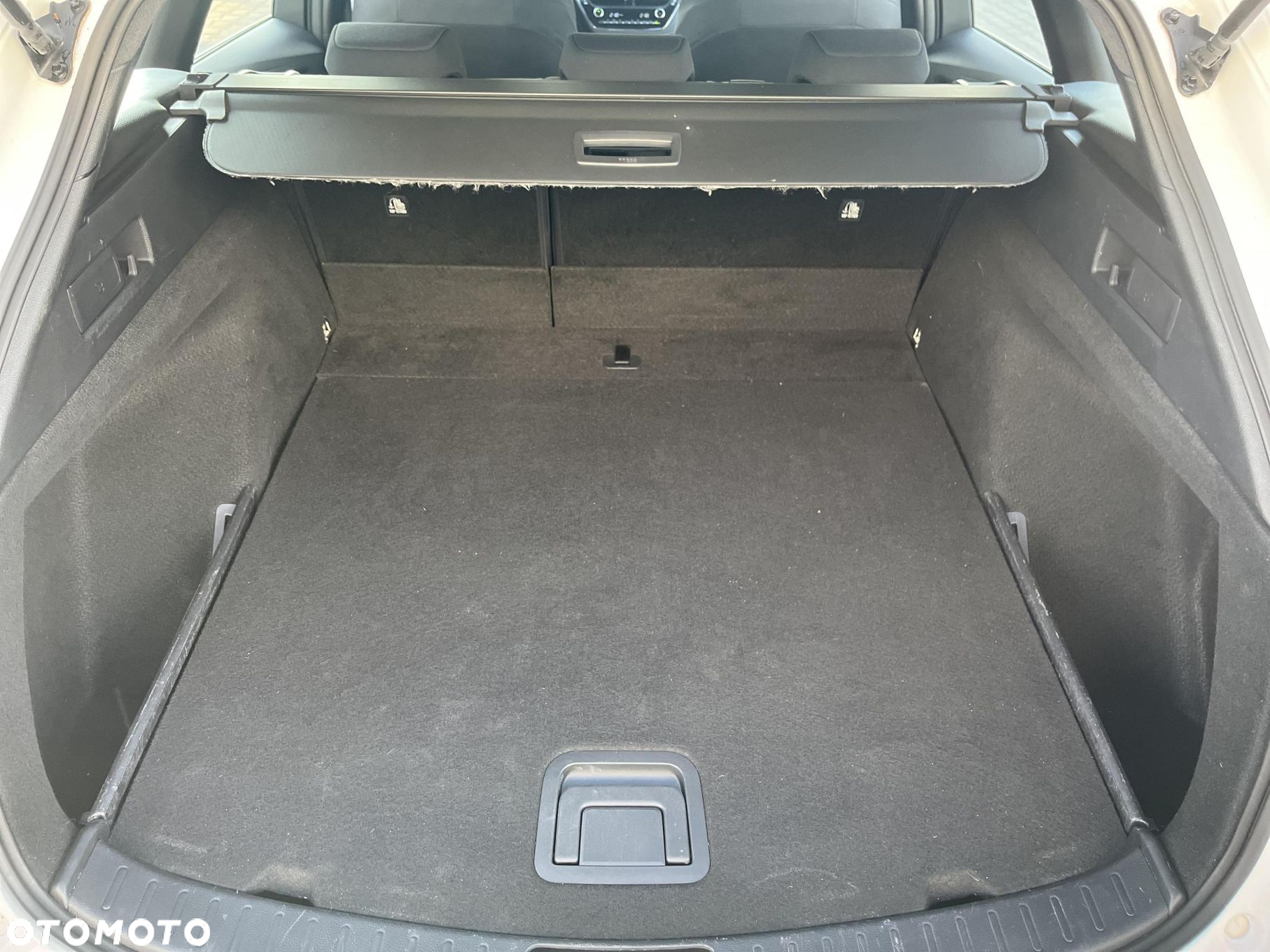 Toyota Corolla - 13