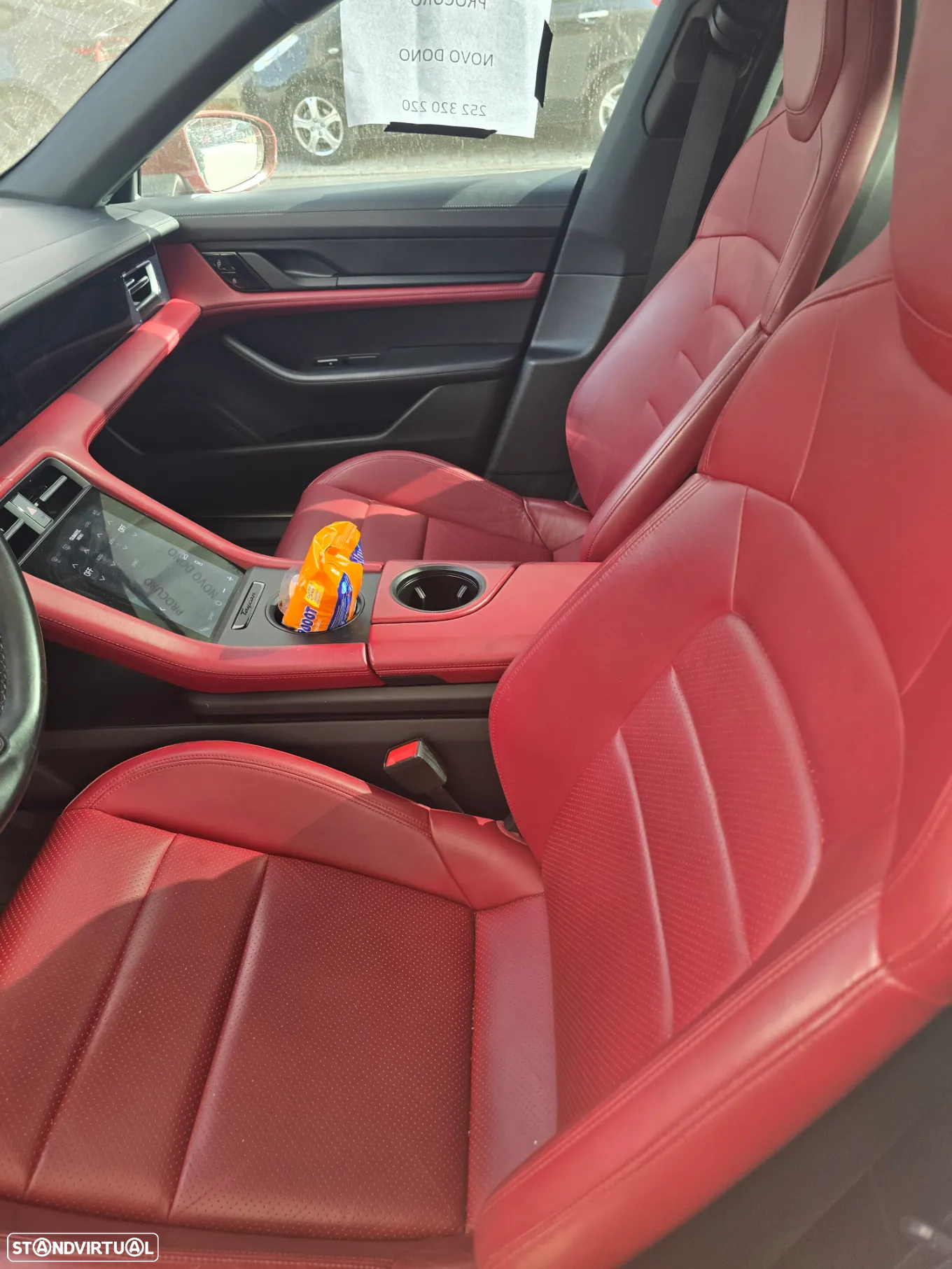 Porsche Taycan 4S - 28