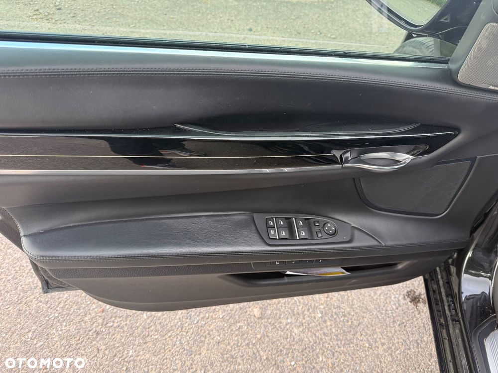 BMW Seria 7 740d xDrive - 18