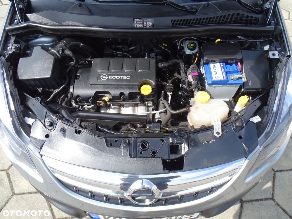 Opel Corsa 1.4 16V Cosmo - 10