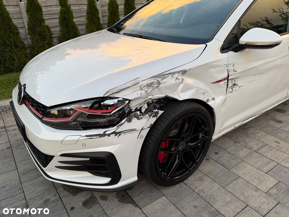 Volkswagen Golf GTI (BlueMotion Technology) DSG Performance - 17