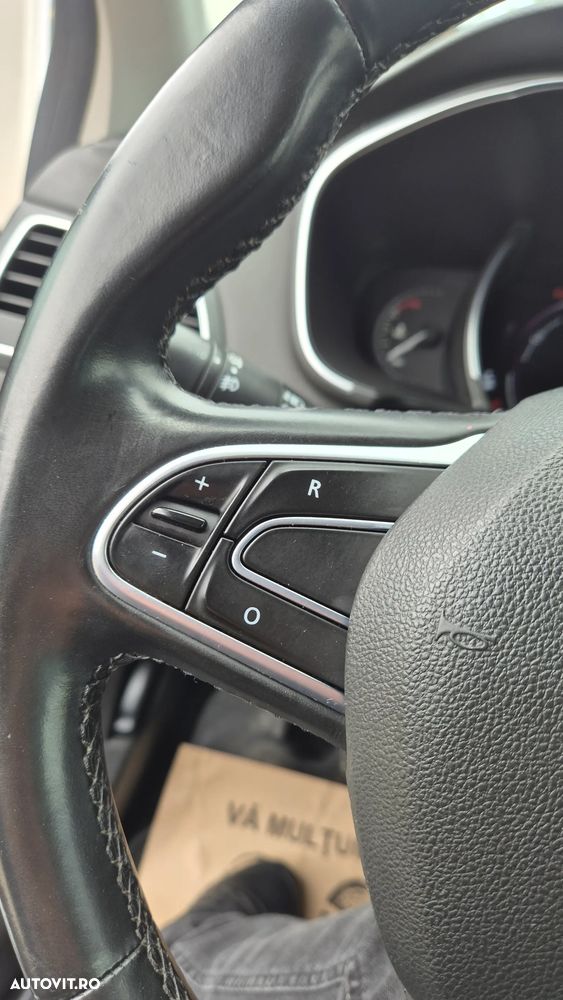 Renault Megane BLUE dCi 115 BOSE EDITION - 27