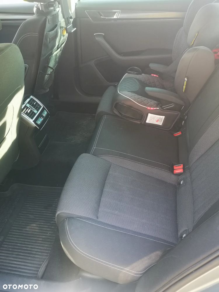 Skoda Superb 2.0 TDI SCR 4x4 Style DSG - 11