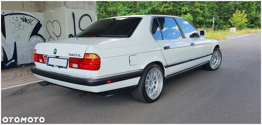 BMW Seria 7 740iL - 3